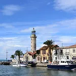Ensoleille A Port Camargue Avec Terrasse Et Parking - Fr-1-307-283